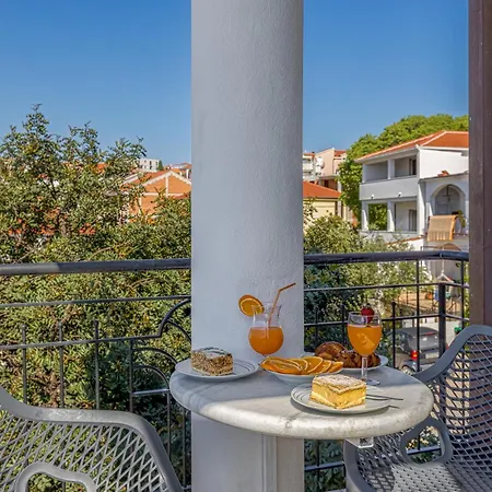 Apartament Mihaela *